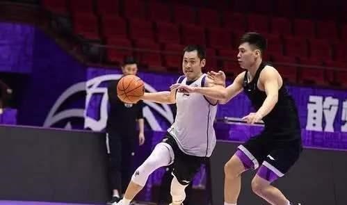 山东队■山东队下赛季五小将上演重头戏！183CM后卫升一队，九哥无憾退场！