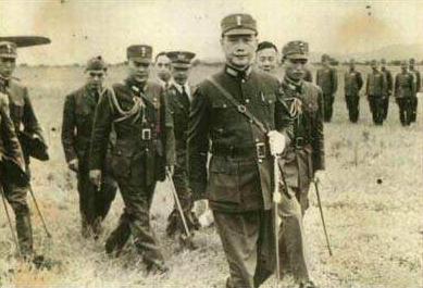 #汪精卫#汪精卫儿子回国扫墓，看见父亲跪像，留下9个字便转身离开