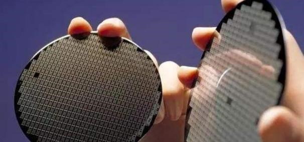 芯片|斥资超过440亿，采购55台顶级光刻机，这才是中国最强芯片巨头