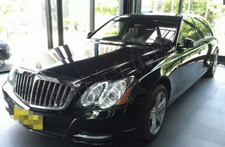 『迈巴赫』一辆富商的迈巴赫，停车位置顺风顺水，墙上十个字亮了！