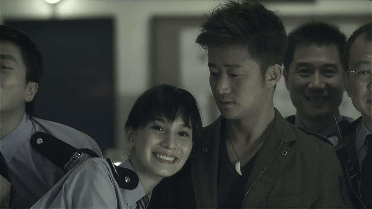 吴京■12年前吴京导演的这部电影，票房才400万，今却被誉为最猛华语动作片！