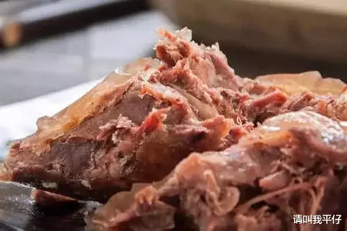 马肉@连狗肉都吃的中国人，为什么就不吃这种肉！网友：这种肉你敢吃？