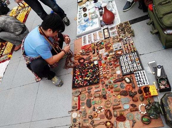 「文玩」地摊和田玉，假文玩中的战斗机，让每年大批玩家中招的吃亏神器