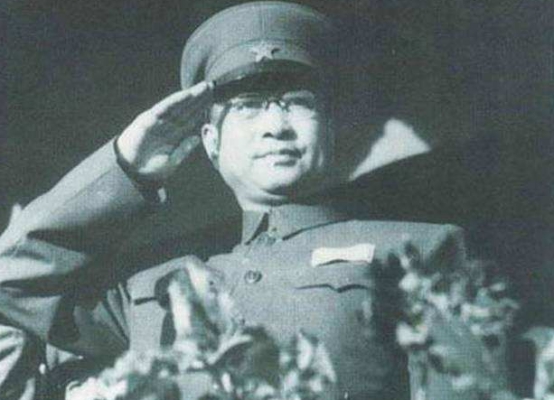 日军▲王近山杀红了眼：歼灭日军2200人！战斗结束后，陈赓感慨万千