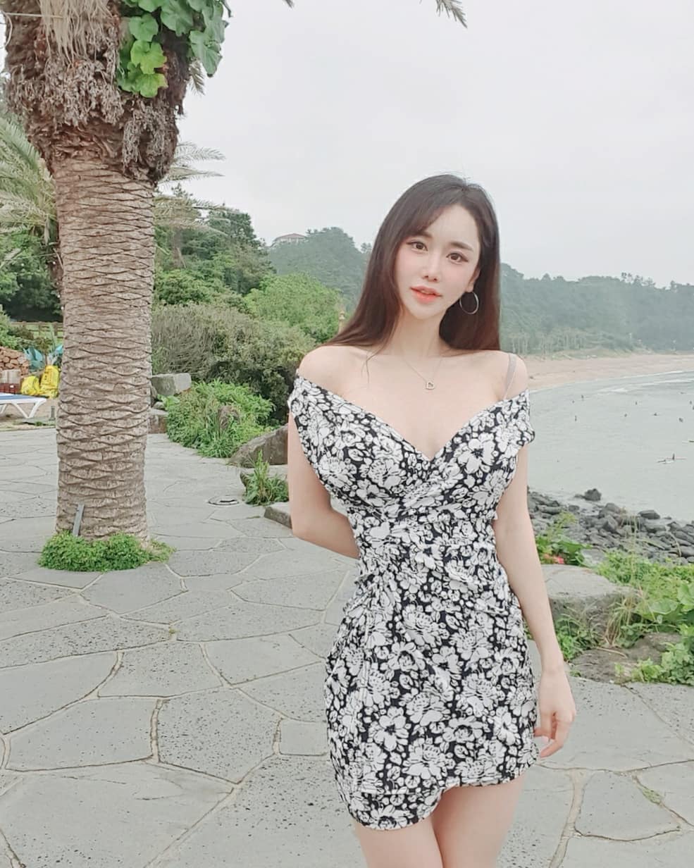 |喜欢的歌，单曲循环。喜欢的人，百看不厌