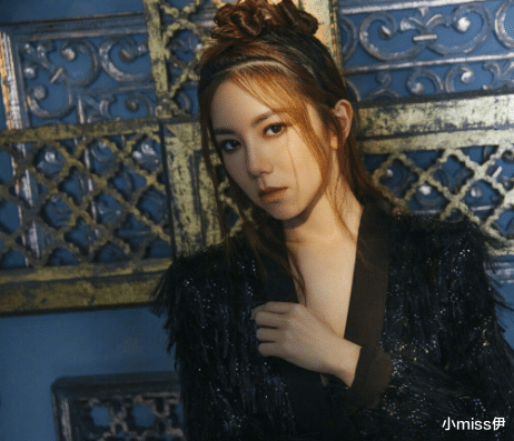 演唱会|以为自己很红，跑到国外去开演唱会，谁知没人看，无奈送票占座