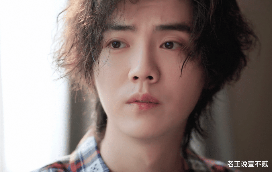 鹿晗|鹿晗首谈为何要当众公开与关晓彤恋情，只因跑男朋友说的1句话！