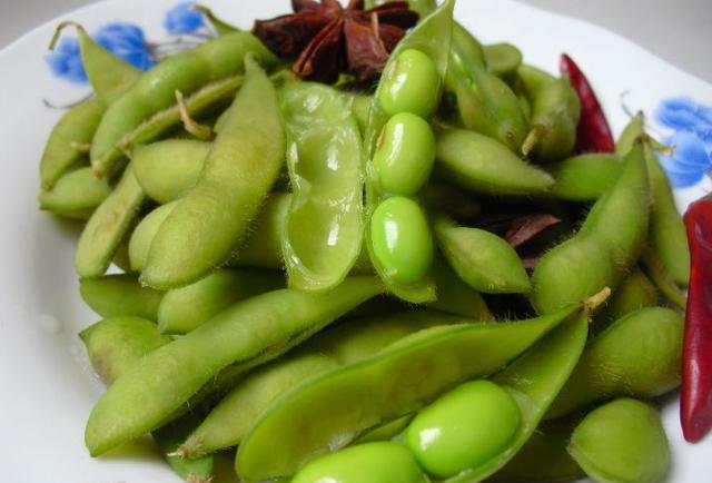 「下酒菜」从下面4道下酒菜里选一道来喝酒，选3的是酒鬼，选4大多是一杯倒