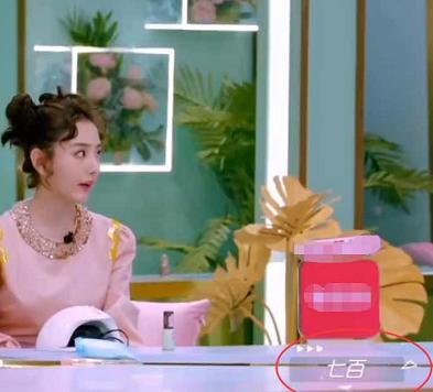 美甲@有种“奢侈”叫宋祖儿的卷发梳，原本想同款，得知价格我死心了！