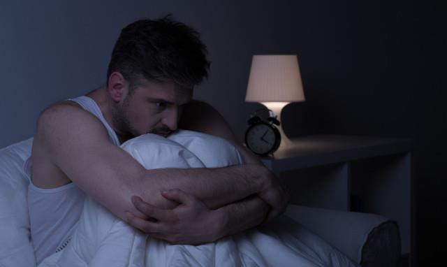 肝脏@肝内着“火”，这6表现，蹭蹭往出冒！养肝，早起2要，睡前2不要