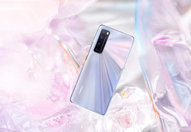 华为荣耀|上半年中端手机排行榜:华为火力全开,5部手机上榜,第一出乎意料