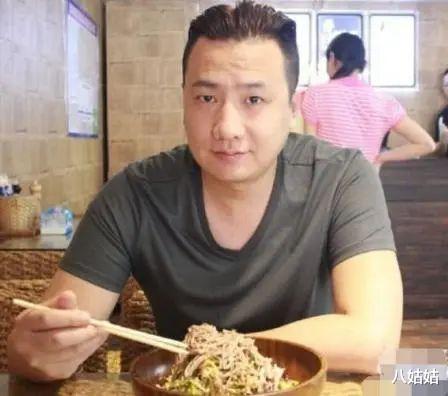 红苹果乐园|《红苹果乐园》播出17年，昔日男主惨变卖烧烤大叔，女配一跃成名嫁进豪门