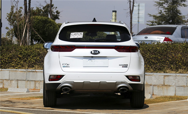 起亞KX5售15.48萬元起，外觀夠漂亮，性價比很高的SUV-圖4