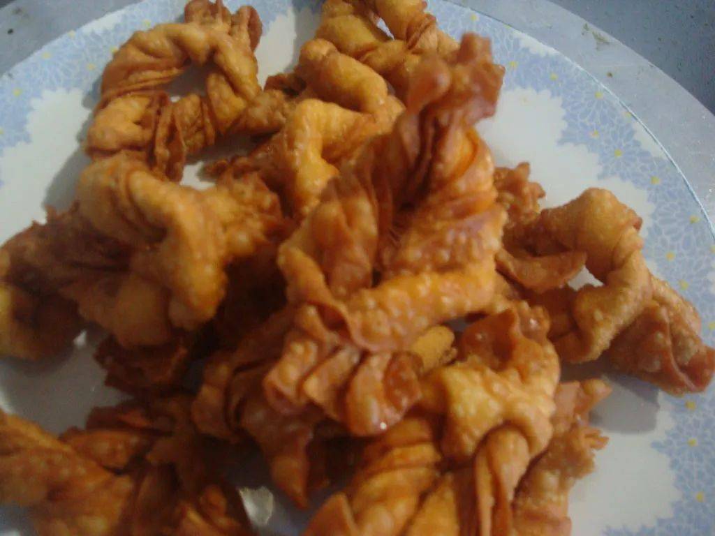 馒头|宁愿饿一天,也别碰这4种主食,热量等于喝油,难怪一直瘦不下来