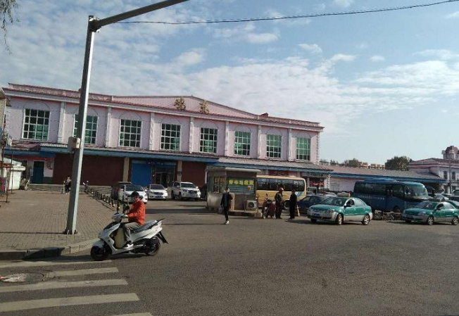 中毒|9人聚餐中毒7人死亡，期间食用自制酸汤子，已在冰箱冷冻一年