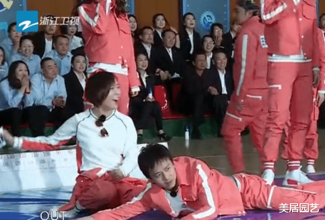 奔跑吧兄弟|撕名牌最不遵守规则的女嘉宾，全靠自导自演，却被赞比杨颖更适合跑男