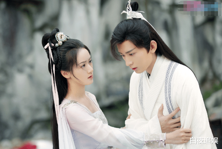 琉璃|《琉璃》还没播完，又一古装新剧未播先火，冲着男女主演追定了