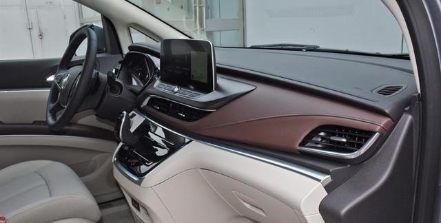 『别克GL8』国人没白热捧它,丐版9AT,三种座椅布局,开它犹如坐飞机