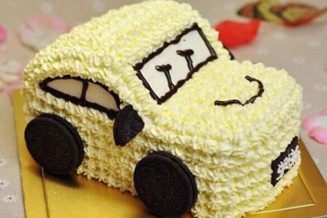 蛋糕▲假如五一多放3天假，但得吃完4种蛋糕，我不吃第2，第4成00后首选