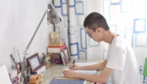 招聘@高考为何一定要上211、985?这些优势普通本科院校根本比不了