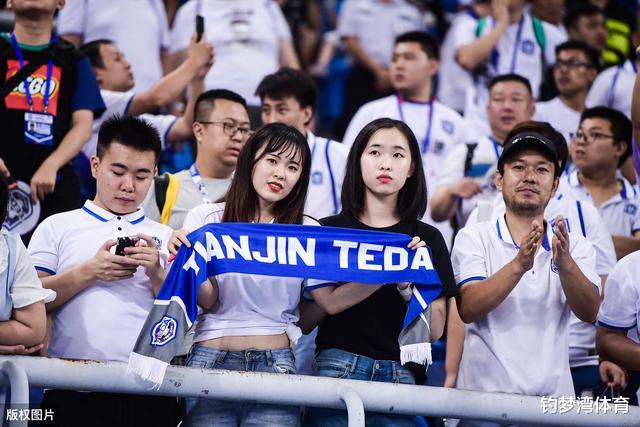 「中超」中超泰达老臣脾气火爆，曾与队友场上互殴，离队后仍不收敛遭禁赛