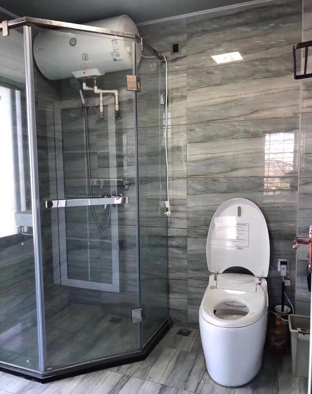 |新房装修三个月终于搞定，电视背景墙奢华大气人人夸，采光超棒