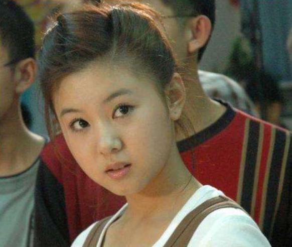 「冯巩」冯巩“女儿”16岁出道,今结婚生子,老公居然是他!