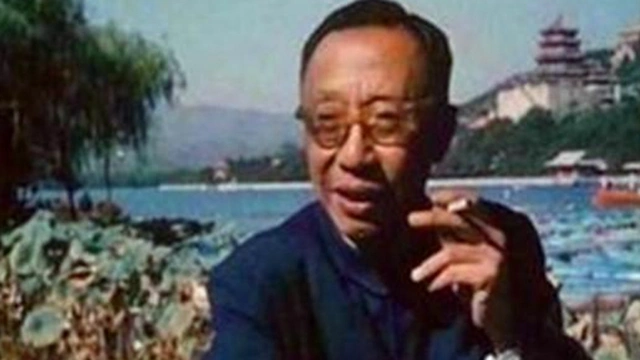 【溥仪】溥仪晚年遇见昔日太监，迎面跪下大喊三个字，让溥仪十分尴尬