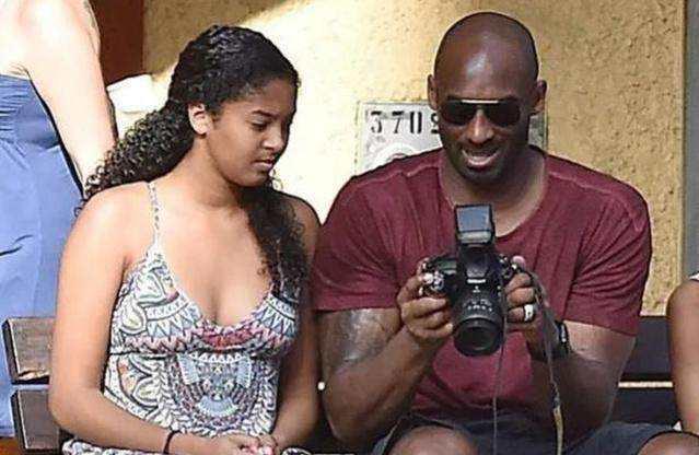 「科比·布莱恩特」科比17岁女儿暴瘦一圈！颜值大幅提升，身材不输卡戴珊，半个妈妈