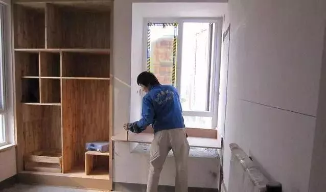 卧室兼书房，手把手教你将飘窗改书桌，一学就会超简单