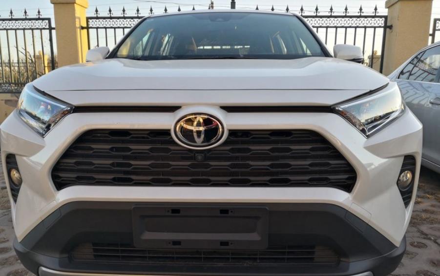 「丰田RAV4」听从朋友的建议,花24万提辆新款丰田RAV4,车主:我想说句大实话