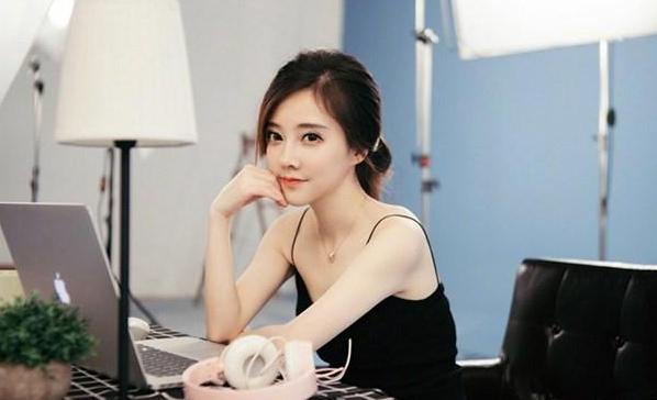 参观冯提莫现实中的家，感觉家具都是缩小版的，看起来太可爱了