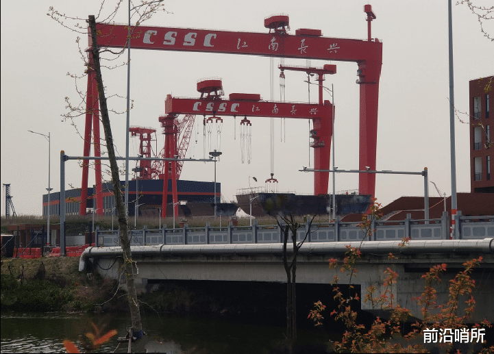 #核动力航母#003型航母一夜间失踪了？好消息简直来得太快！明年是否能下水？