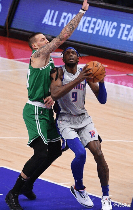 沙佩科恩斯|轟17+5+4！羅斯給雙探花上課，轟53分也得輸，玫瑰12中7造大冷門