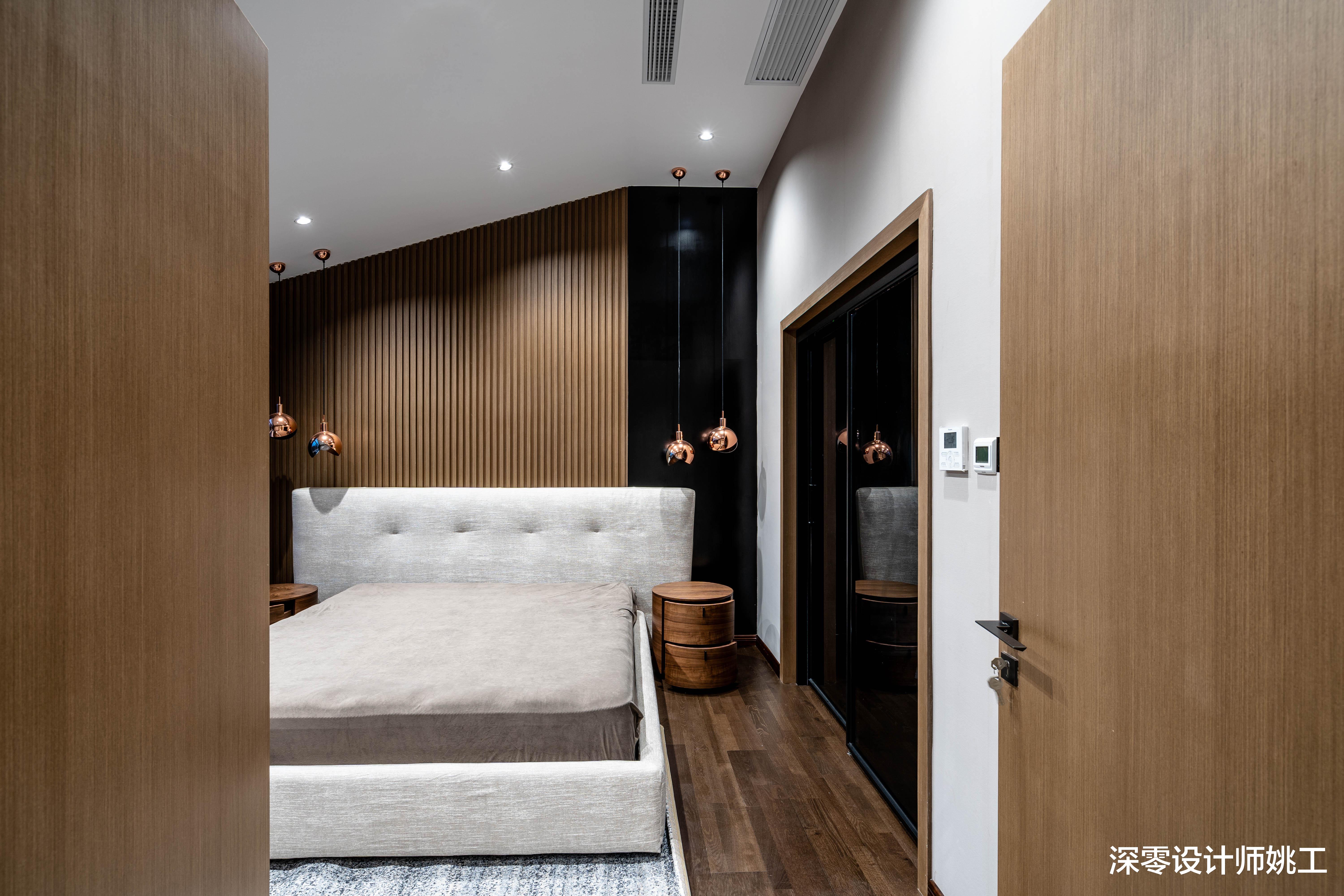 「」复式碰到这种楼梯格局就照他家改，移位贴墙走，越看越顺眼