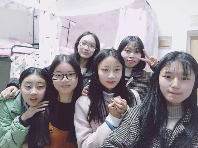 「深圳大学」保研中山大学、初试403分考上深圳大学……女生六人全部