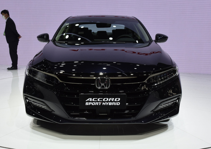 本田雅阁|新本田雅阁曝光，2.0T+10AT动力组成，这难道不是德国车