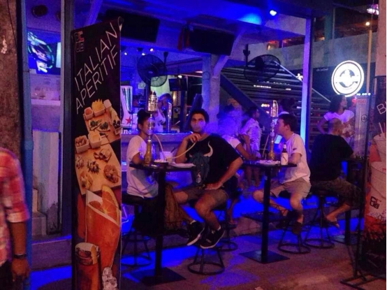 泰国|为什么泰国酒吧二楼不能进?游客道出实情,直呼进去就“腿软”