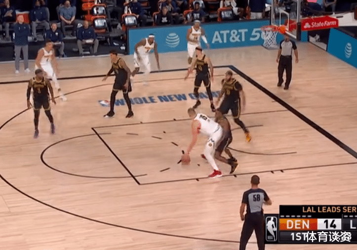 朗多|上课了！2米13约基奇背打朗多，本以为碾压，但结局很真实，一把掏掉