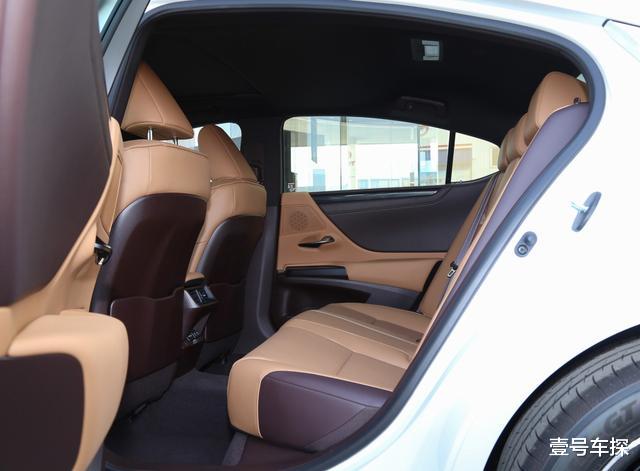 「SUV」丰田旗下得意的轿车，与A6L同档次，油耗4.2L，加价提车月销过万