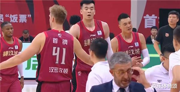 李慕豪|一针见血！该如何形容28岁李慕豪，北京男篮名宿用了三个字，球迷：同意