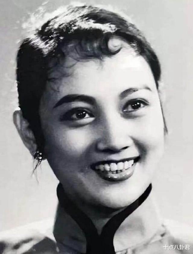 许佳琪:王晓棠的传奇人生:从女明星到女将军,中年丧子,今年86岁了