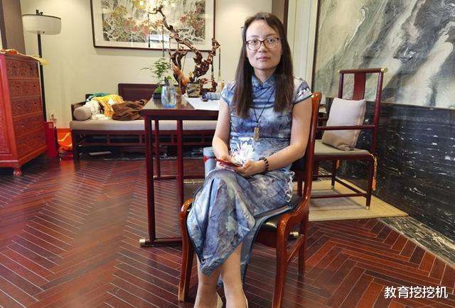 高考■山东邱老师带的那个尖子班：61人出了8个博士5个教授，仅苟晶落榜