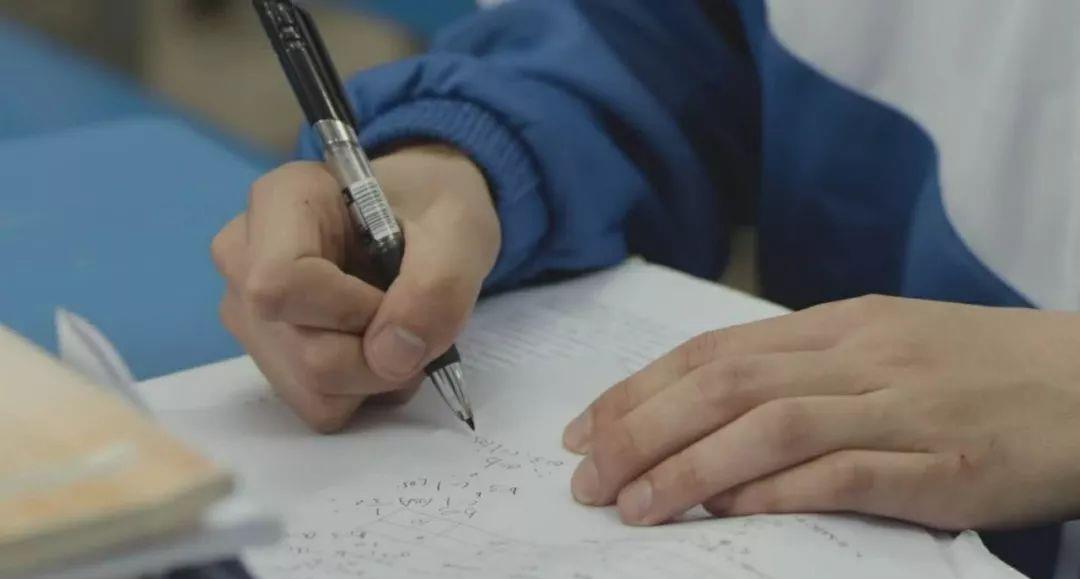 『数学』7成学生赞成数学退出高考,数学老师:数学就是过滤这7成学生的