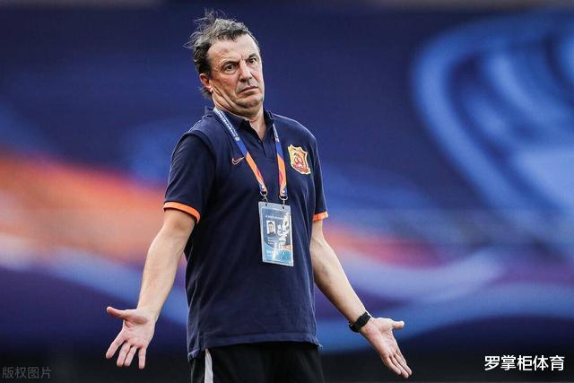 董春雨|李铁现场目睹卓尔首败,爱徒被换出乎意料,无奈撇嘴悻悻离场!