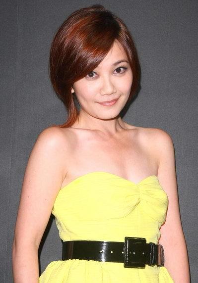 梁静茹@限籍令下，张铁林斯琴高娃接连翻车后，梁静茹捐款重视疫情却被赞