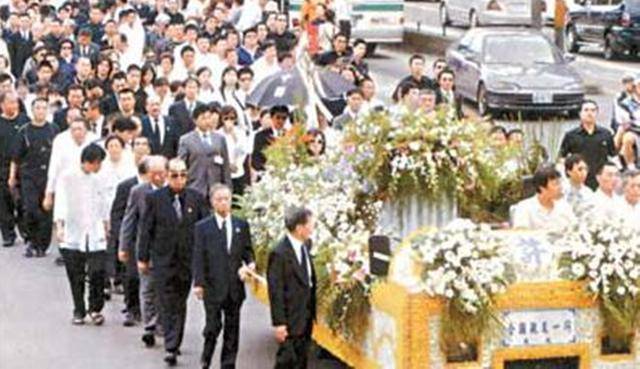 黑帮电影|他身高1米58，享年93岁，4万人为其送葬，4个女儿嫁不出去