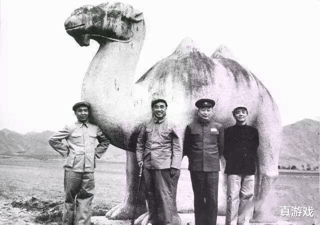 李宗仁|历史上过目难忘瞬间：随毛主席登上天安门城楼的李宗仁，朱德聂荣臻游十三陵
