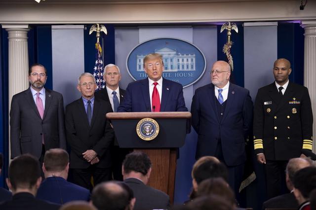 「特朗普」特朗普：若新冠肺炎死亡人数控制在10万，政府的表现就算不错