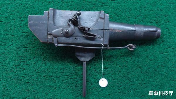 「印度」价值1.4万的大型燧发枪，全重30公斤，当年专门用来守护公墓